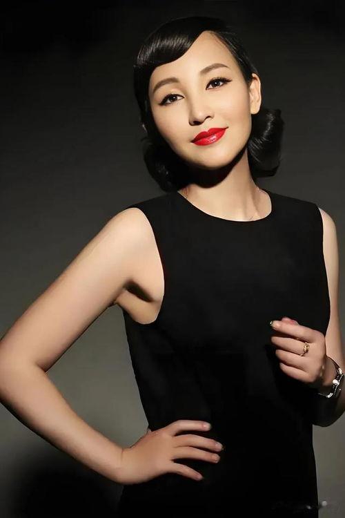 国产在线观看足丝袜,国产在线足丝袜，足下风情无限  第3张